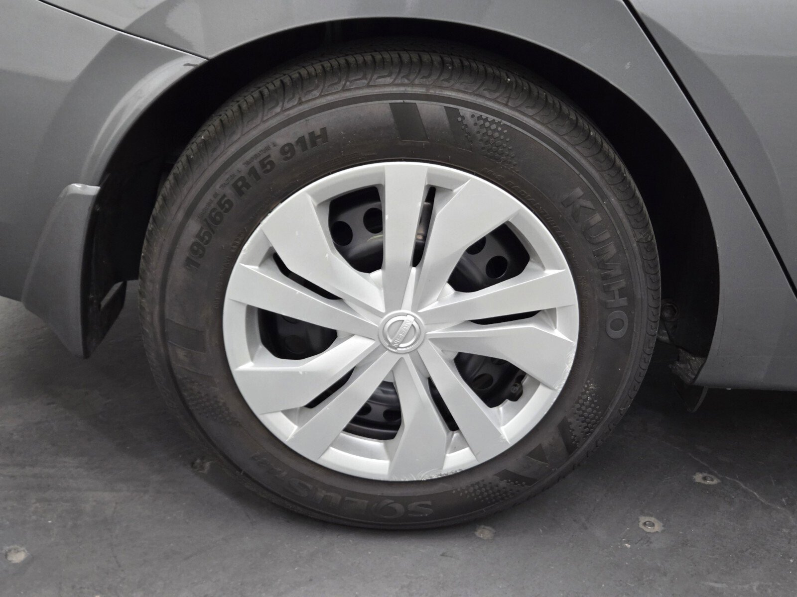 Used 2025 Nissan Versa S w/ Trunk Package FWD image 5
