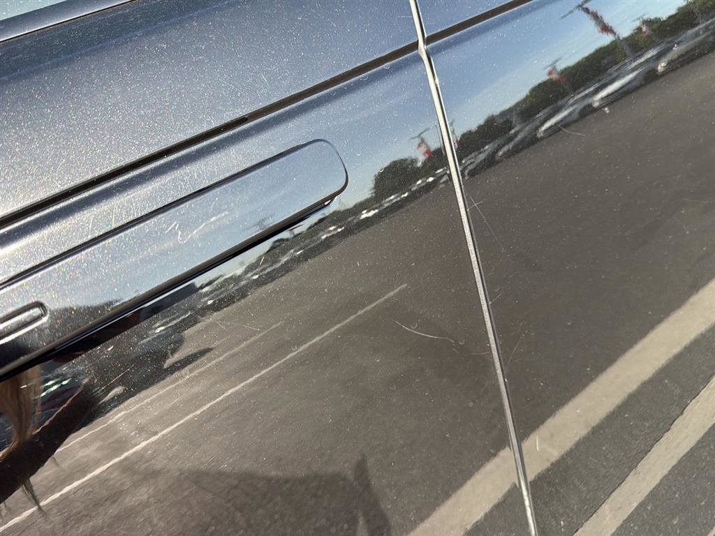 Used 2018 Land Rover Range Rover Velar R-Dynamic SE AWD/4WD image 7