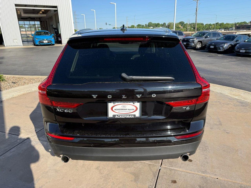 Used 2018 Volvo XC60 T6 Momentum w/ Vision Package AWD/4WD image 10