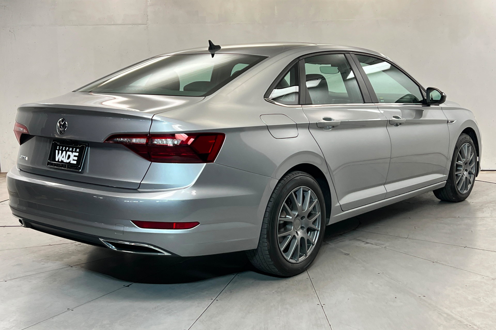Used 2020 Volkswagen Jetta R-Line w/ R-Line Cold Weather Package FWD image 5