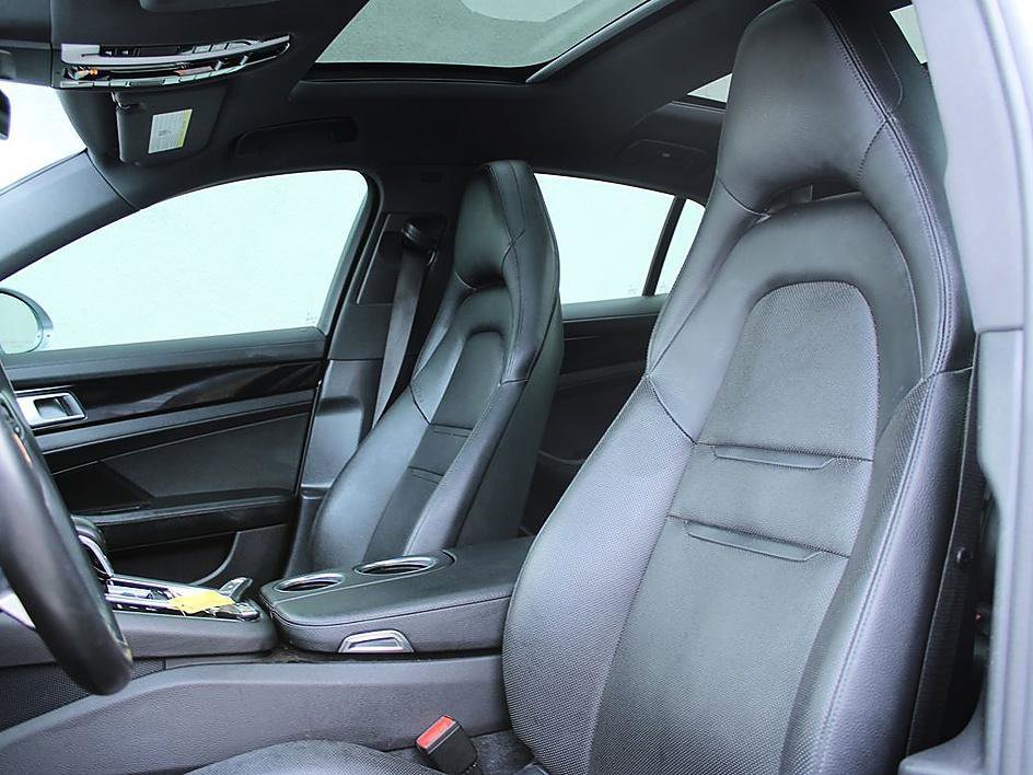 Used 2018 Porsche Panamera 4 AWD/4WD image 11
