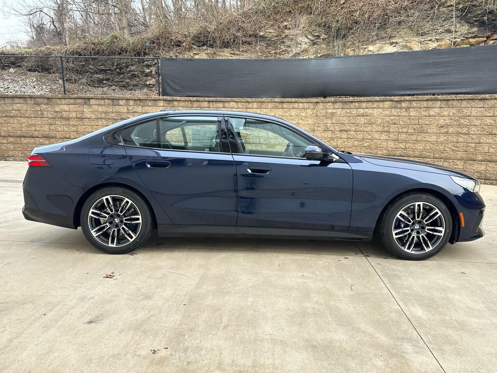 Used 2026 BMW 530i xDrive w/ M Sport Package AWD/4WD image 7