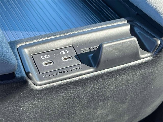 Used 2025 Toyota Sienna LE image 16