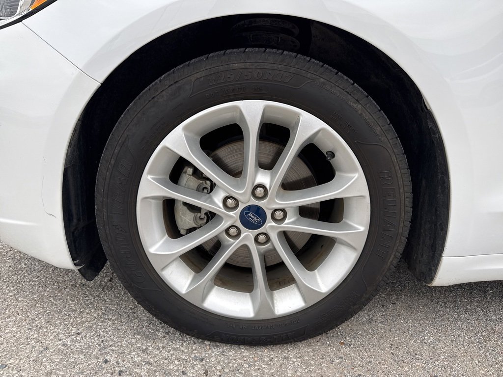 Used 2019 Ford Fusion SEL image 4