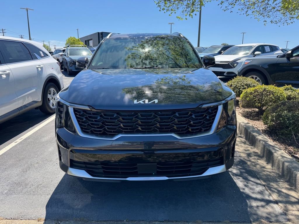 Certified 2025 Kia Sorento S image 10