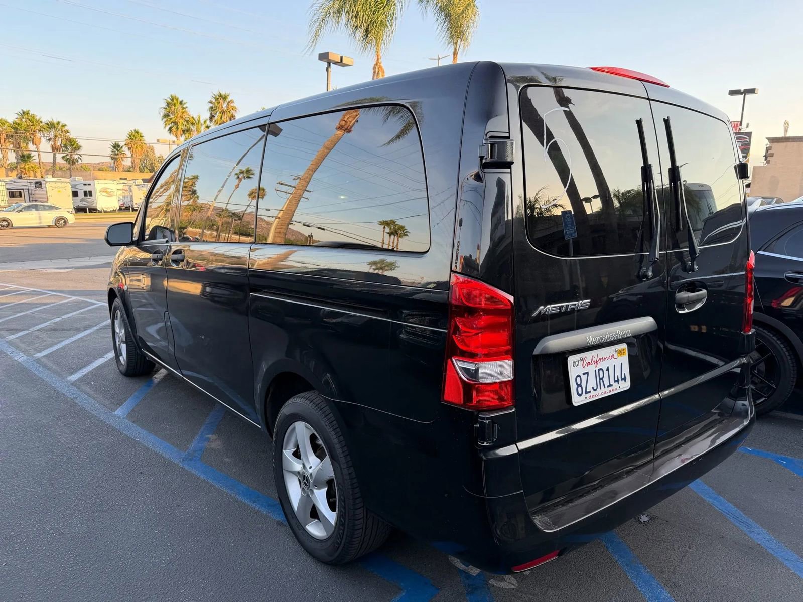 Used 2018 Mercedes-Benz Metris Passenger image 3