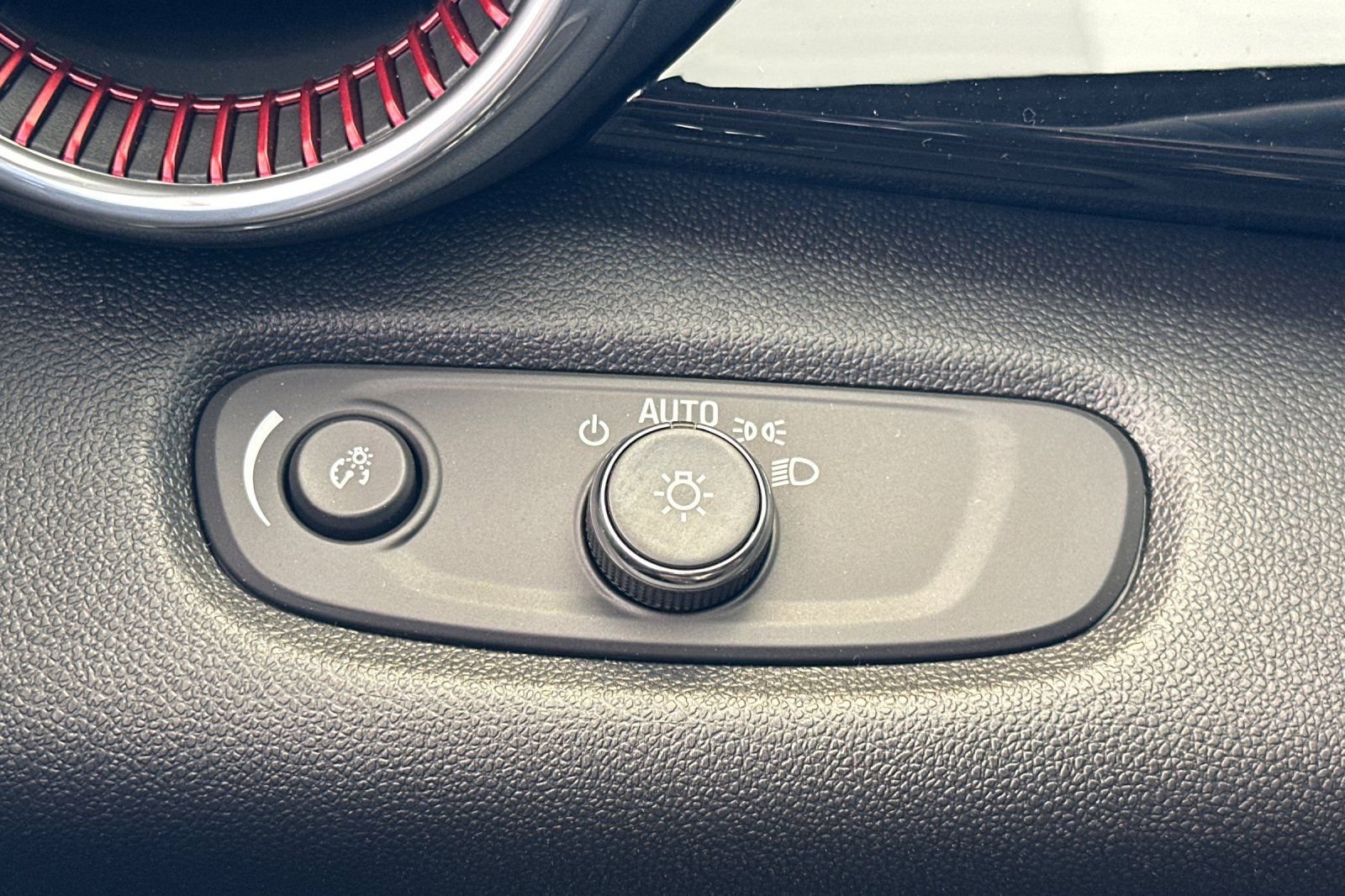 New 2026 Chevrolet Trax RS w/ Driver Confidence Package image 29