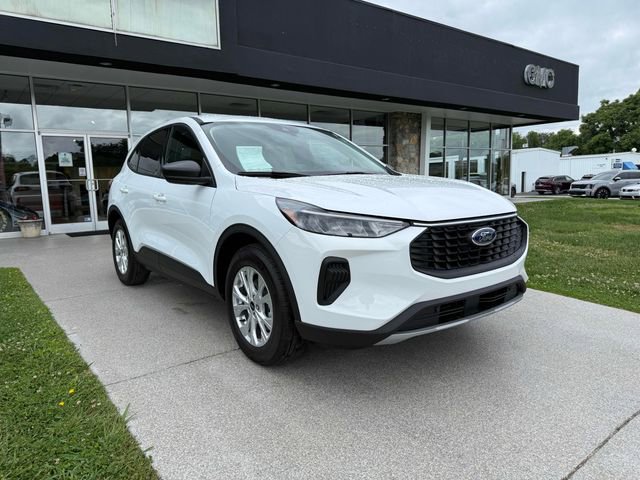 Used 2025 Ford Escape Active FWD image 1