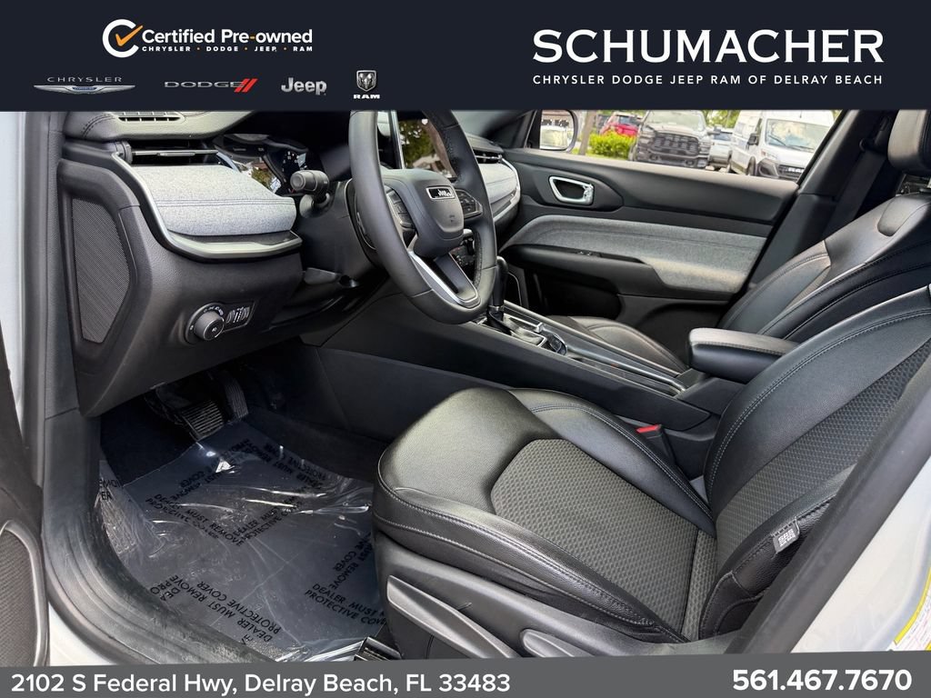 Used 2024 Jeep Compass Latitude AWD/4WD image 12