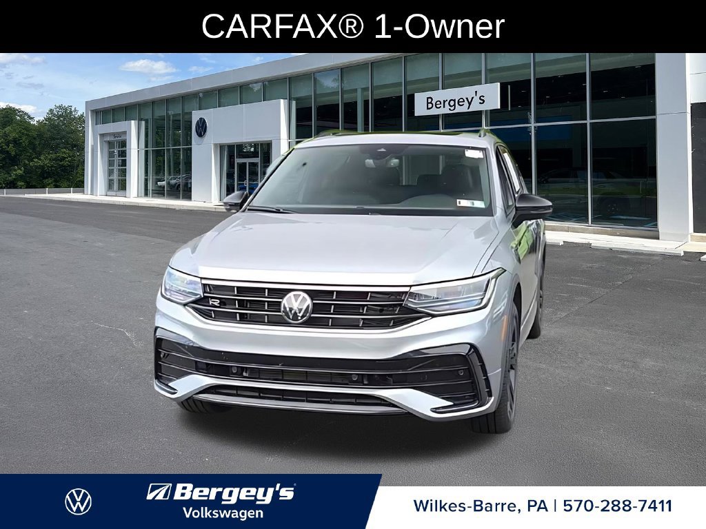 Certified 2024 Volkswagen Tiguan SE R-Line AWD/4WD image 3