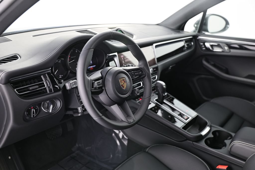 New 2026 Porsche Macan Turbo AWD/4WD image 4