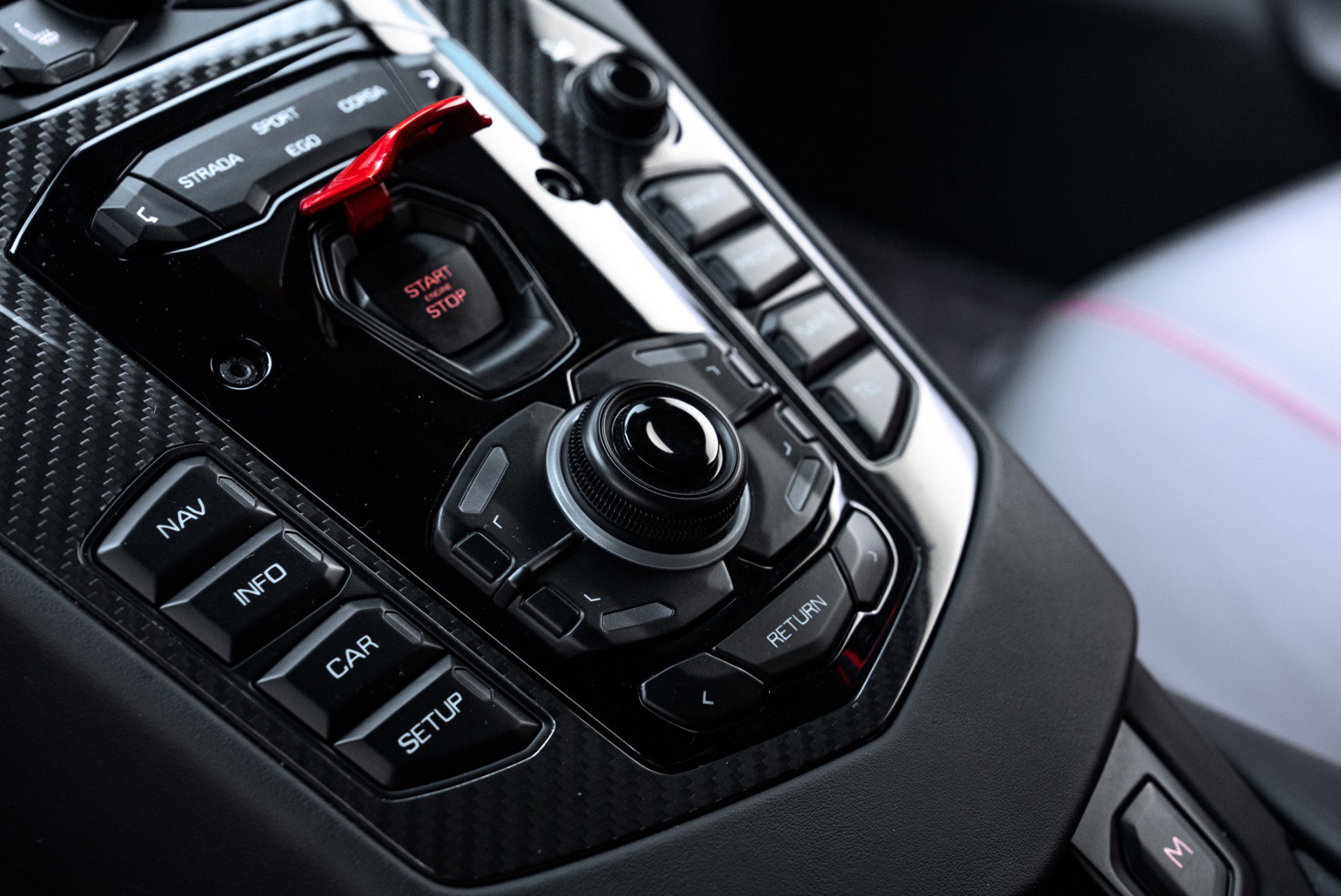 Used 2017 Lamborghini Aventador S image 37