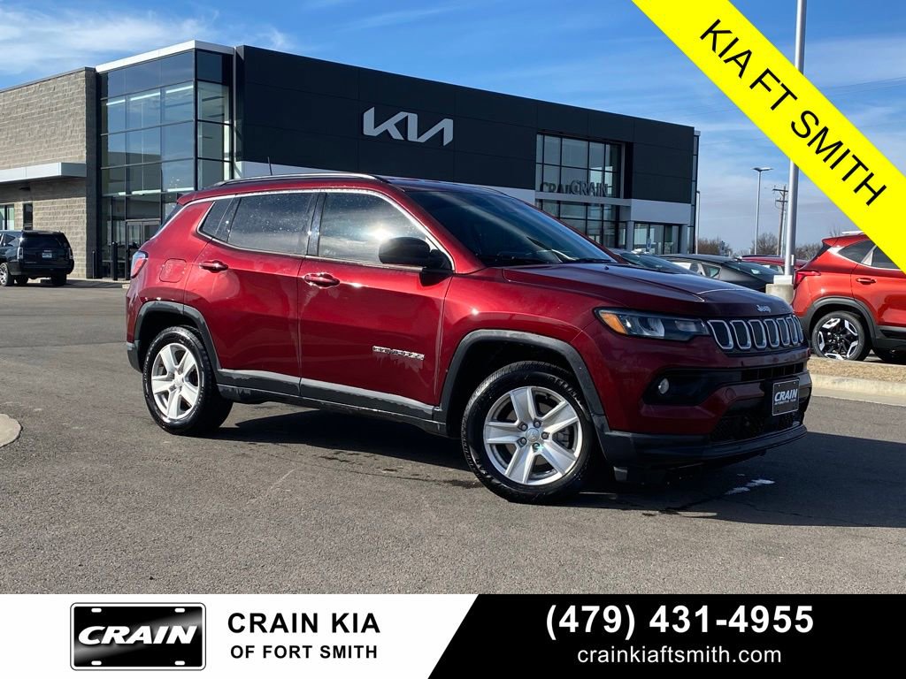 Used 2022 Jeep Compass Latitude FWD image 1