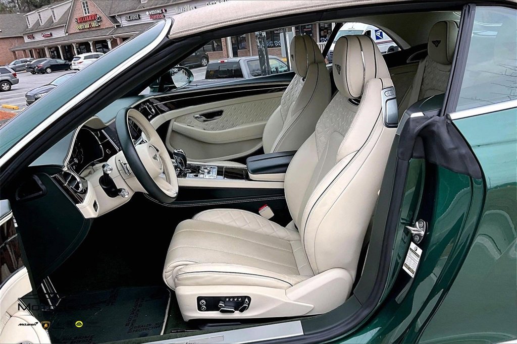 Used 2023 Bentley Continental GT Azure image 23
