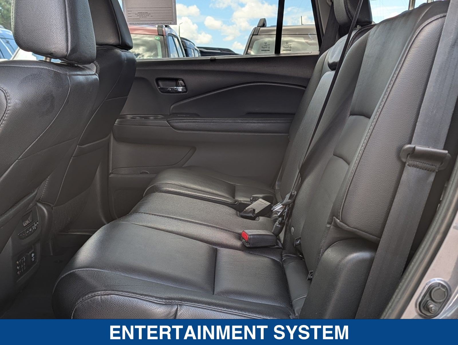Used 2018 Honda Pilot Touring image 16