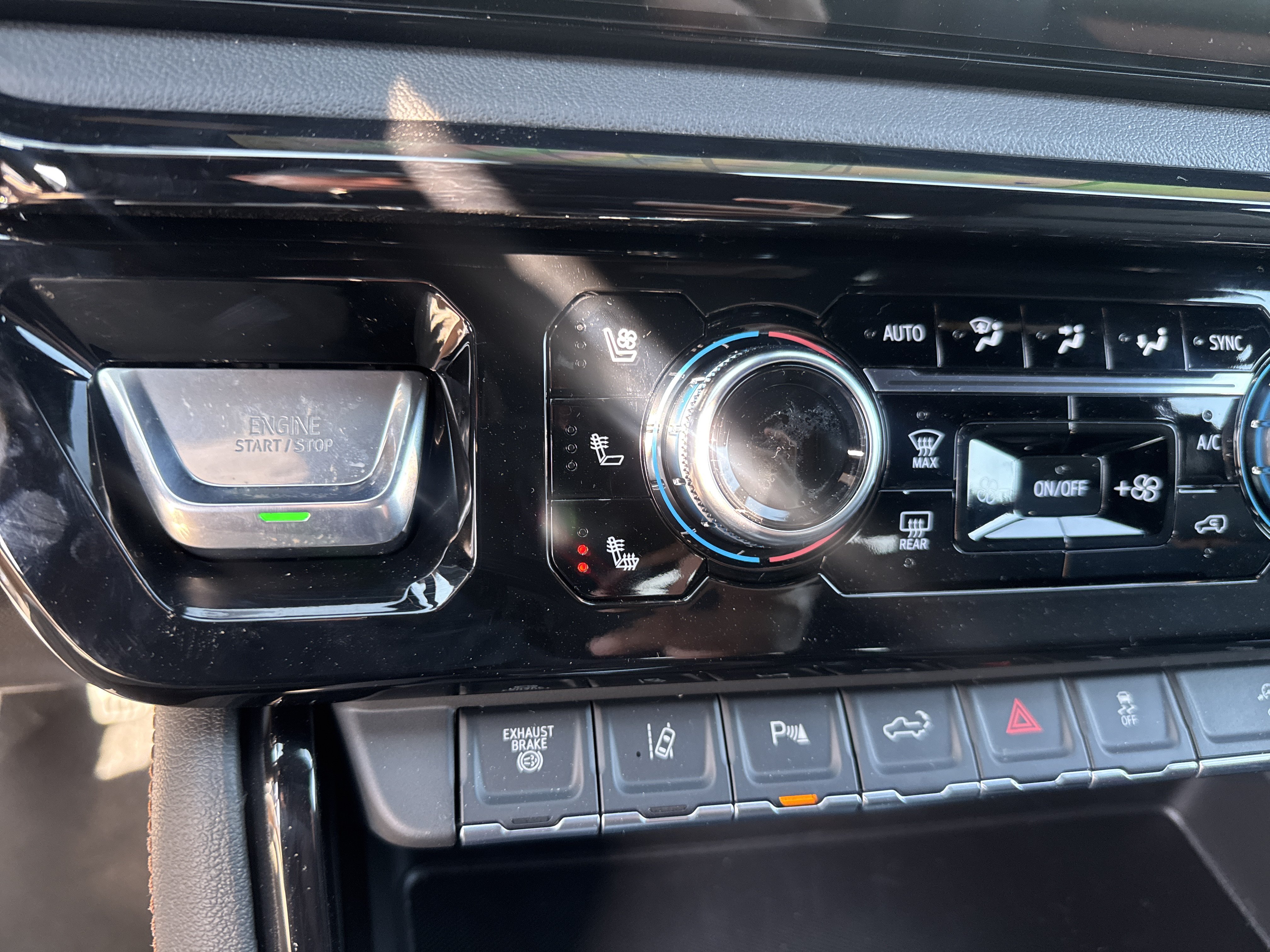 New 2026 GMC Sierra 2500 AT4 AWD/4WD image 28