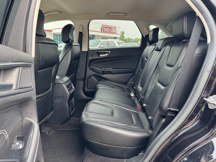 Used 2019 Ford Edge Titanium AWD/4WD image 16