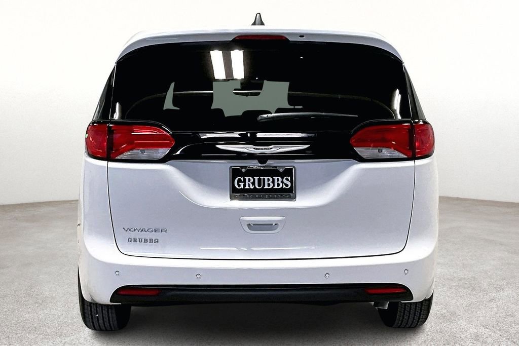 New 2026 Chrysler Voyager LX image 5
