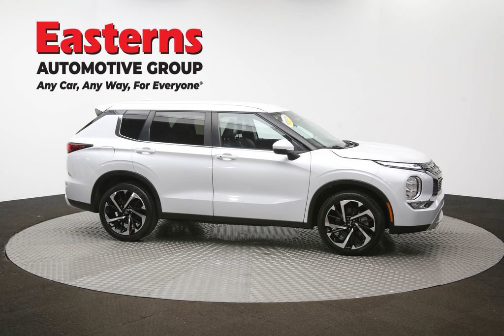 Used 2024 Mitsubishi Outlander SE image 47