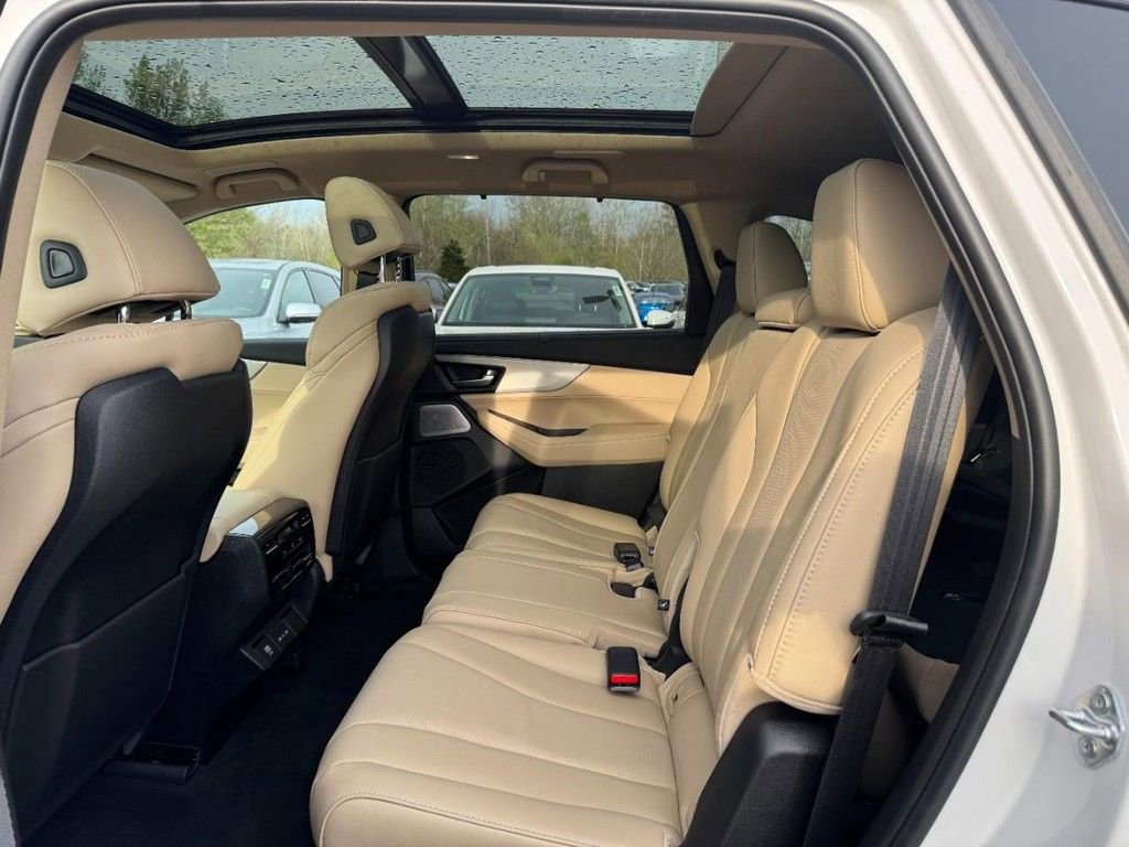Certified 2026 Acura MDX w/ Technology Package image 11