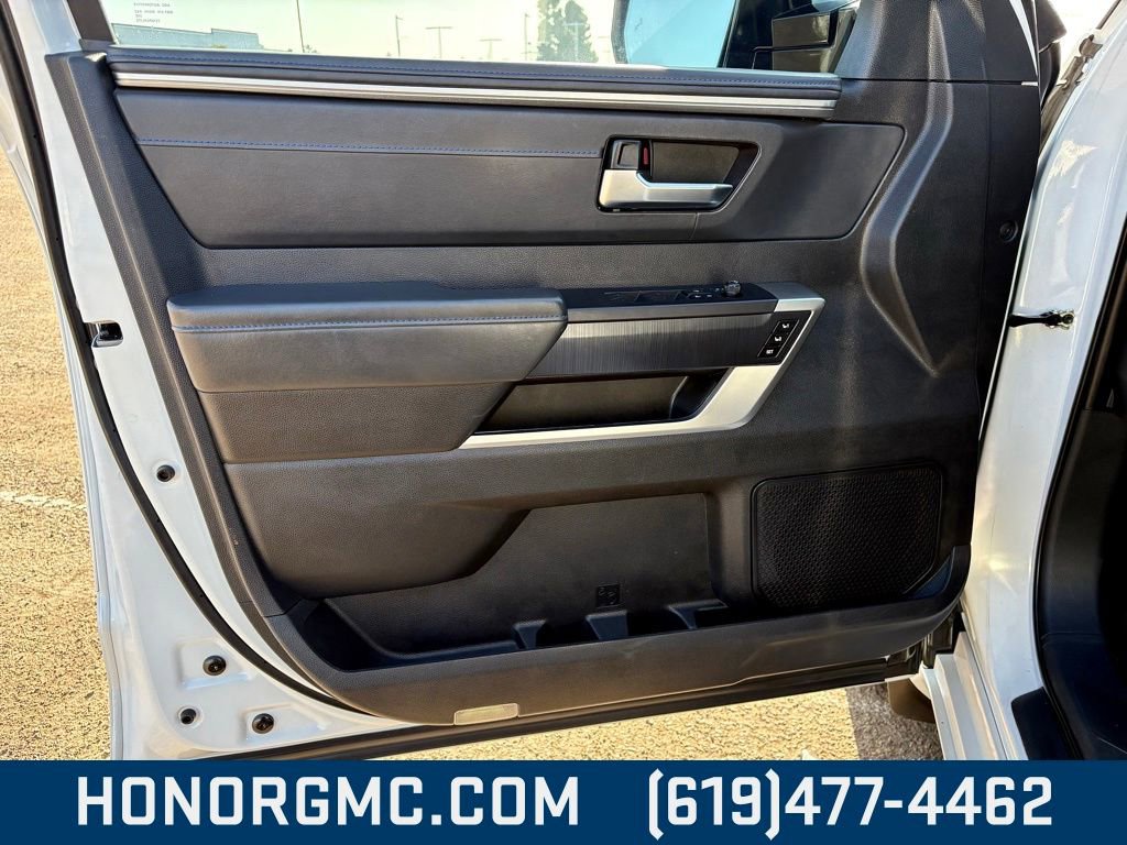 Used 2023 Toyota Sequoia Platinum image 16