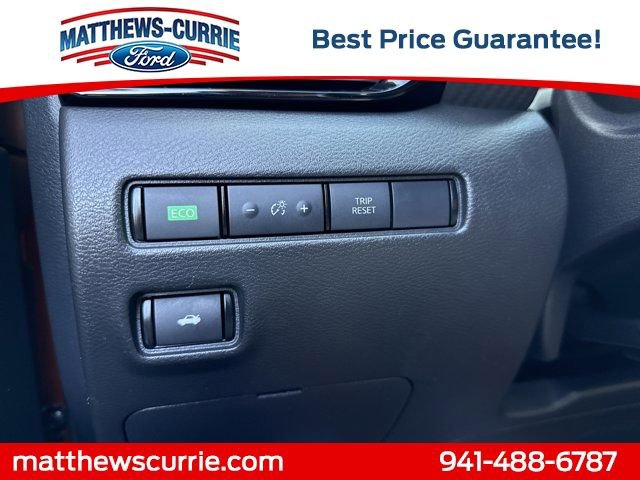 Used 2021 Nissan Sentra SR w/ SR Premium Package FWD image 24
