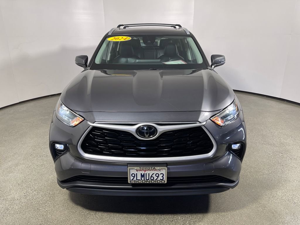 Certified 2024 Toyota Highlander XLE image 8