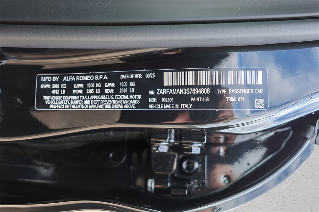 New 2025 Alfa Romeo Giulia w/ Driving Assist Package image 29