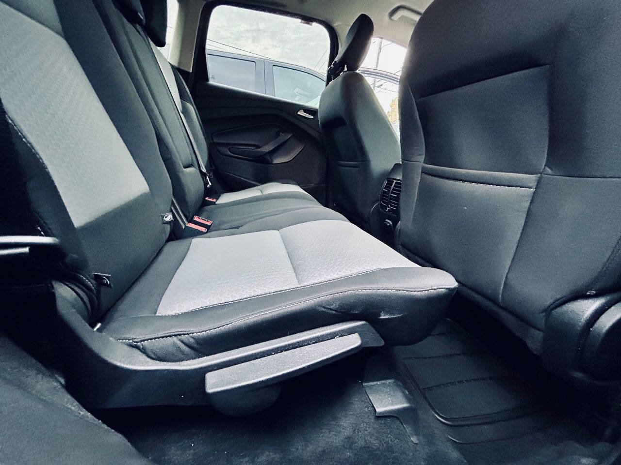 Used 2018 Ford Escape SE image 20