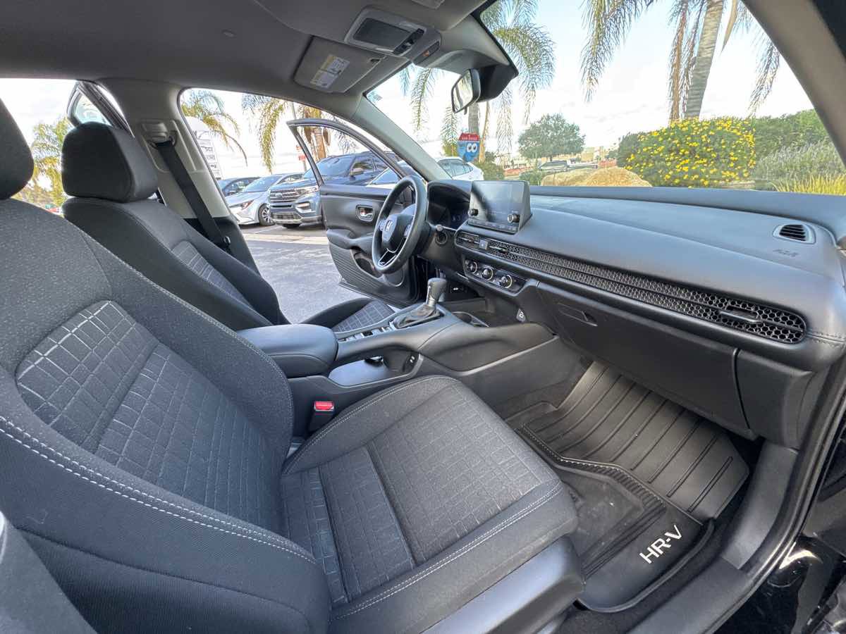 Used 2025 Honda HR-V LX image 21