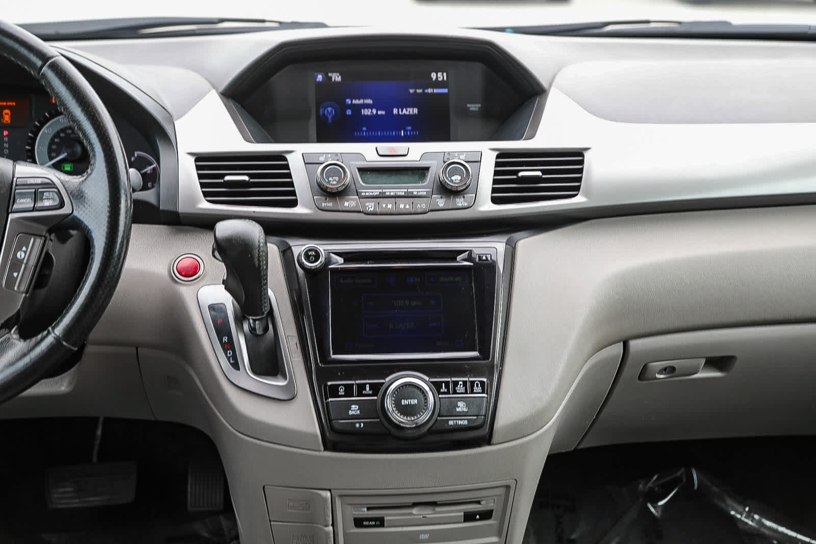 Used 2016 Honda Odyssey Touring Elite image 13