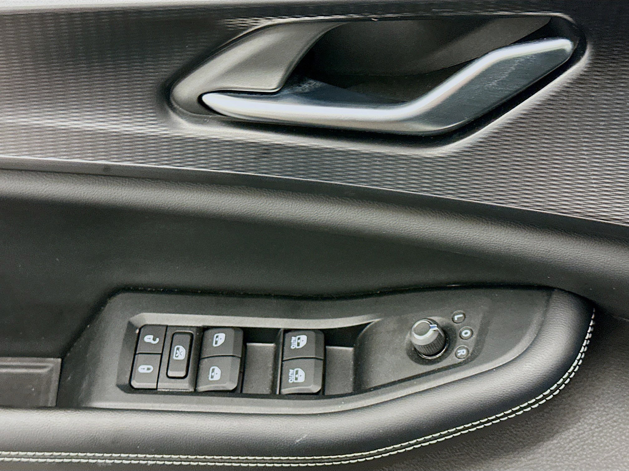 Used 2023 Jeep Grand Cherokee Altitude image 15
