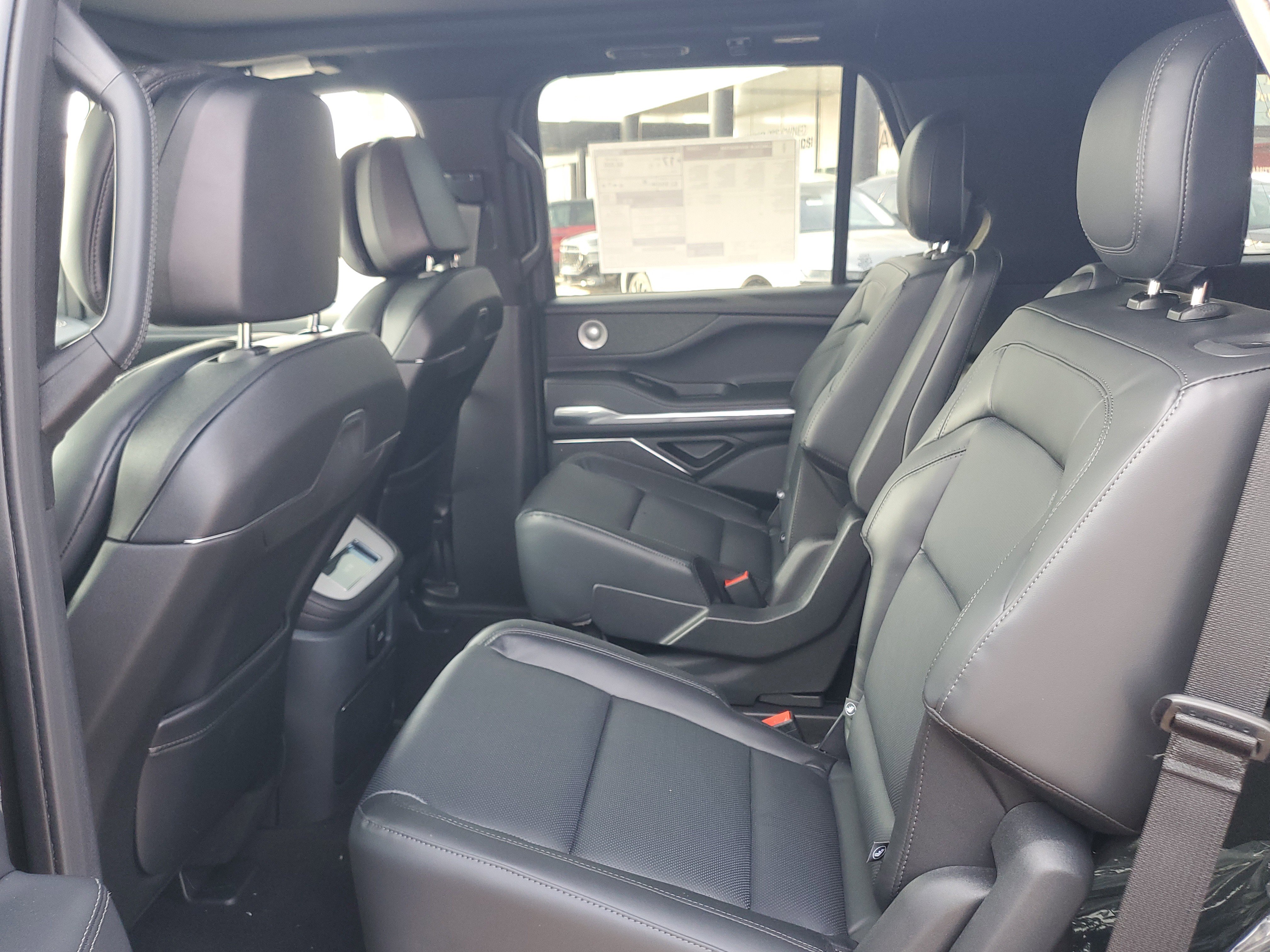 New 2026 Lincoln Navigator Reserve w/ Jet Appearance Package image 27