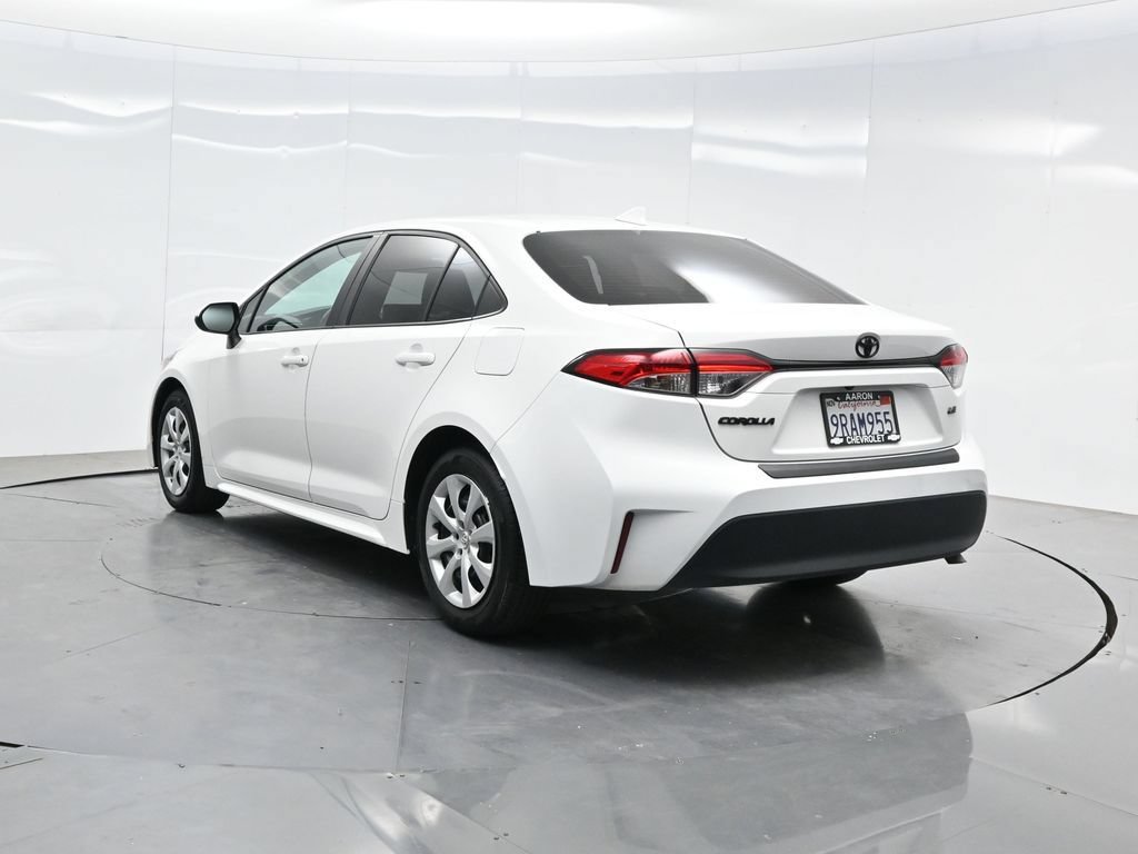 Used 2025 Toyota Corolla LE FWD image 5