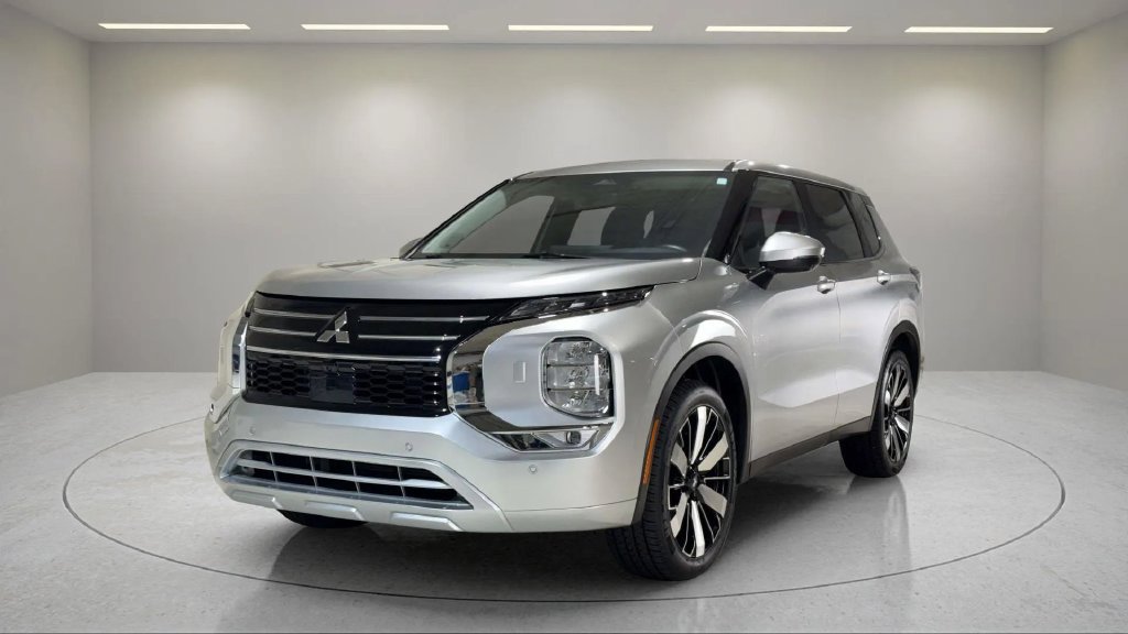 Used 2025 Mitsubishi Outlander SE AWD/4WD image 19