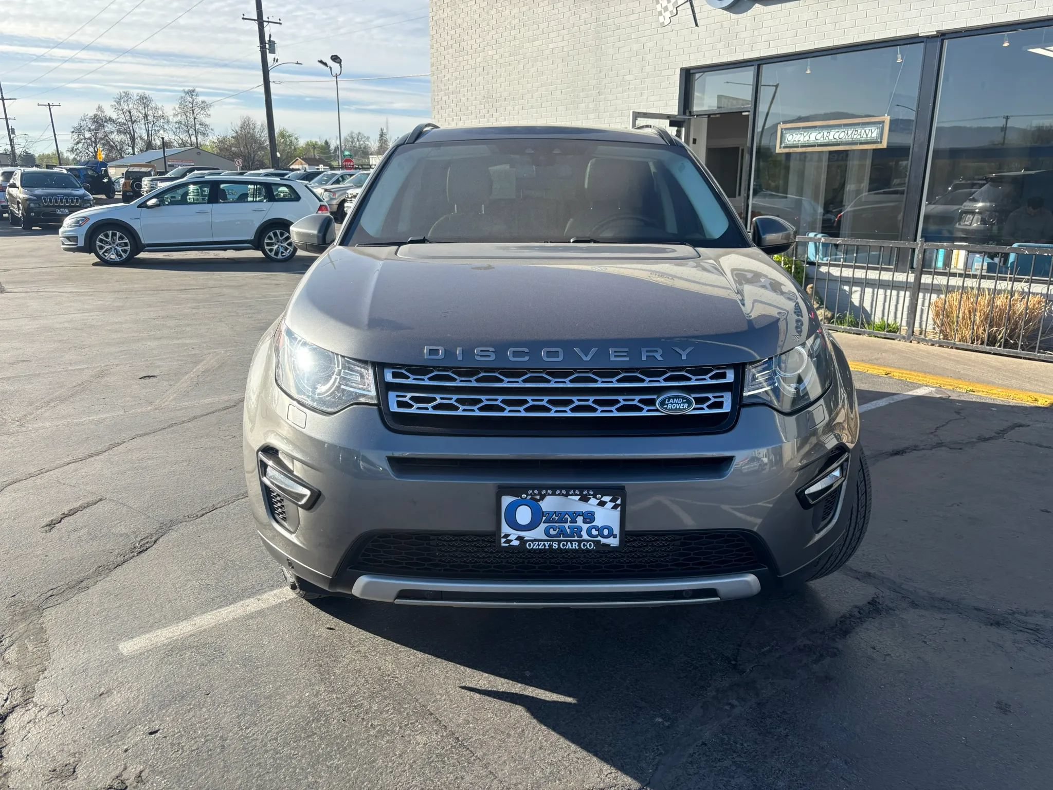 Used 2016 Land Rover Discovery Sport HSE AWD/4WD image 2