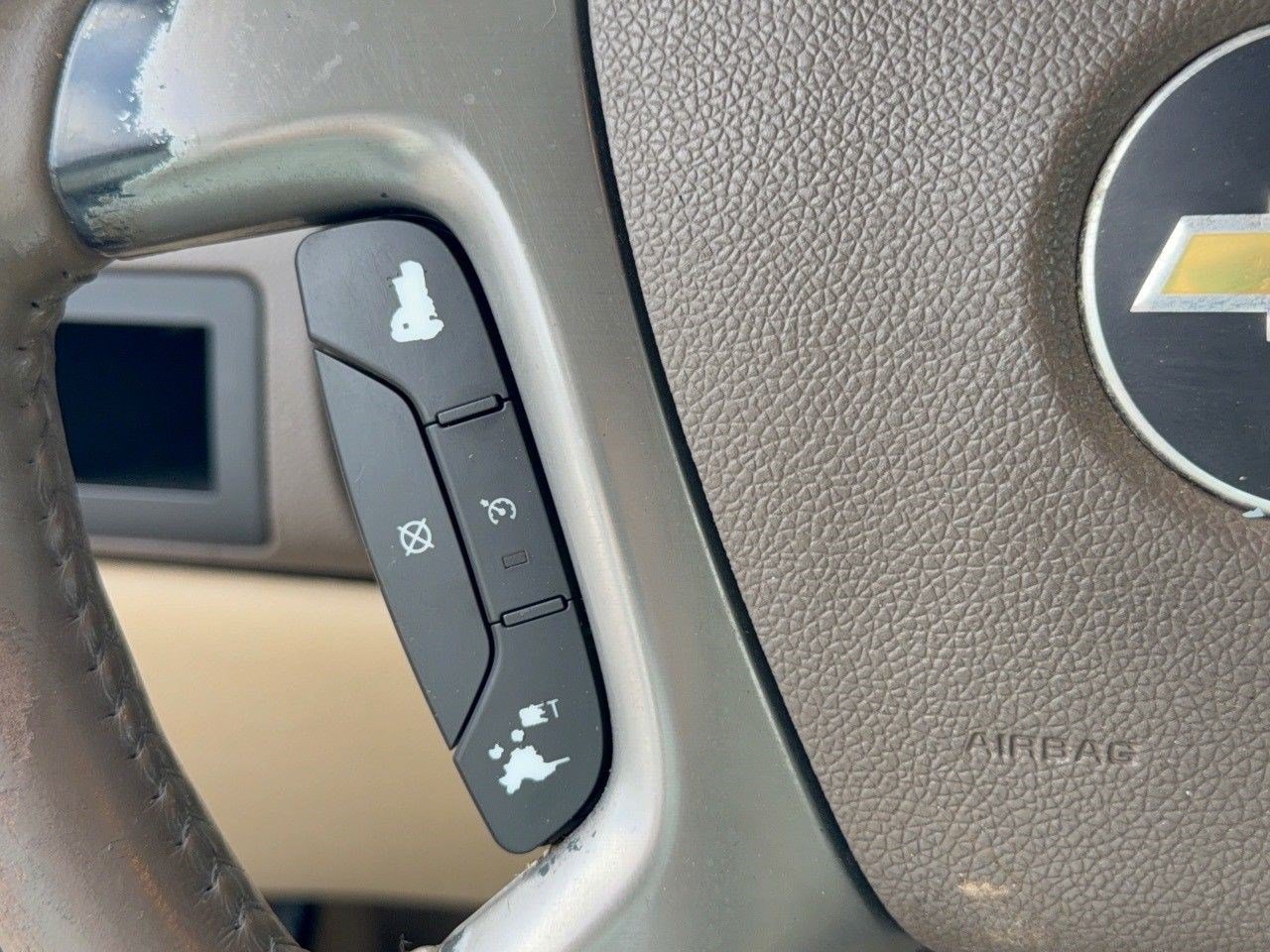 Used 2012 Chevrolet Suburban LS w/ Convenience Package 1 RWD image 16