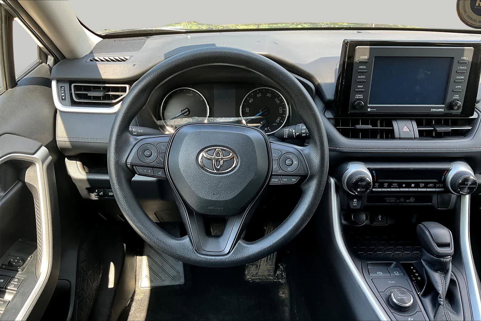 Used 2022 Toyota RAV4 XLE AWD/4WD image 12