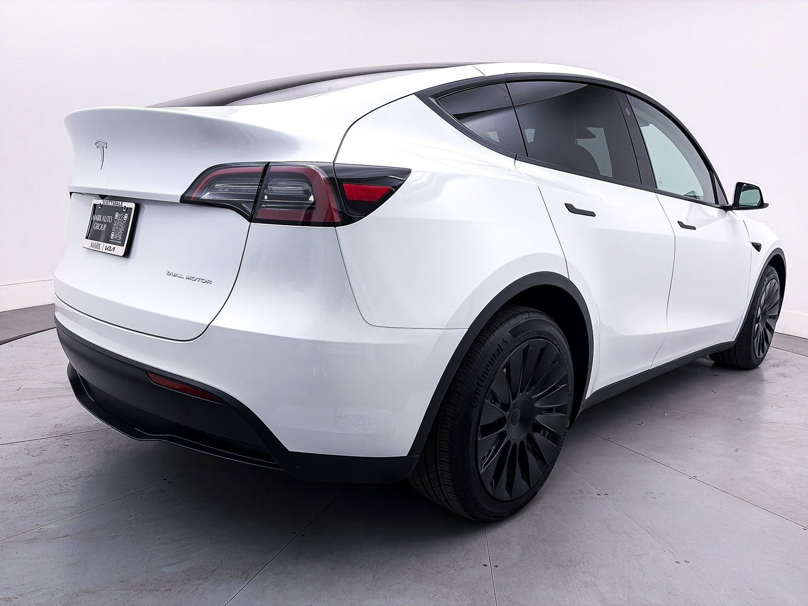 Used 2023 Tesla Model Y Long Range image 14