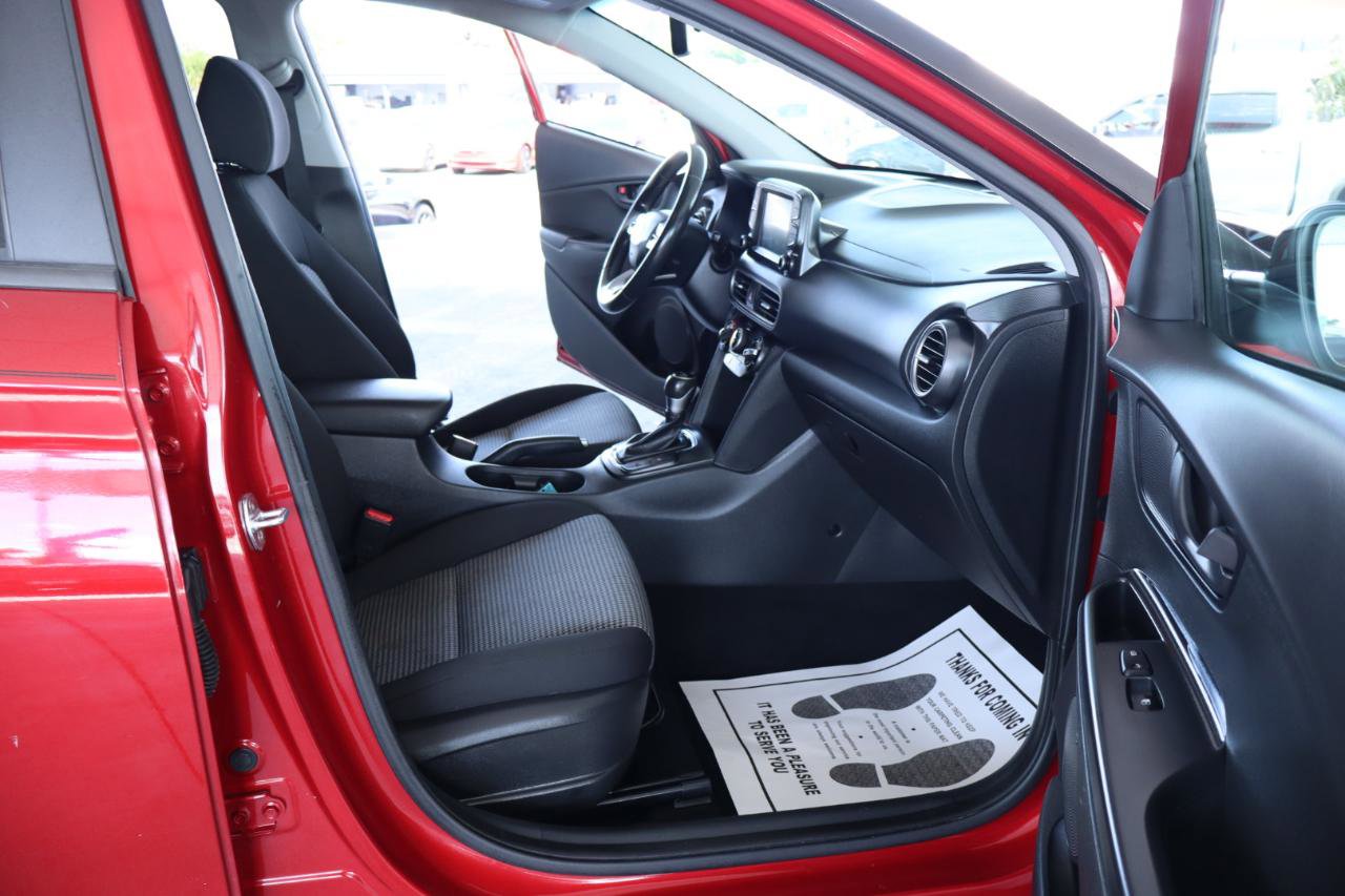 Used 2018 Hyundai Kona SEL FWD image 34