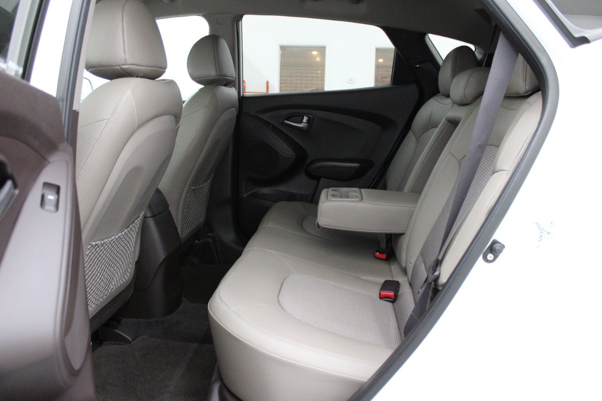 Used 2015 Hyundai Tucson GLS w/ Option Group 02 AWD/4WD image 8