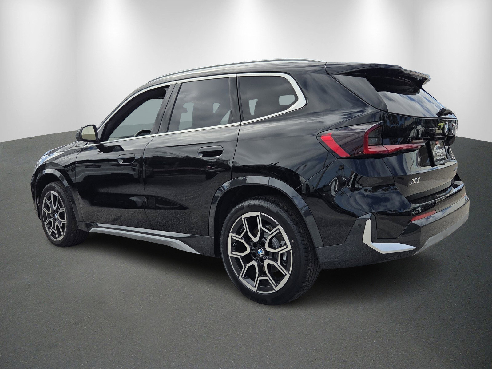 Used 2026 BMW X1 xDrive28i w/ Technology Package image 5