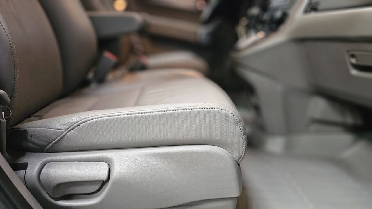 Used 2009 Honda CR-V EX-L image 31
