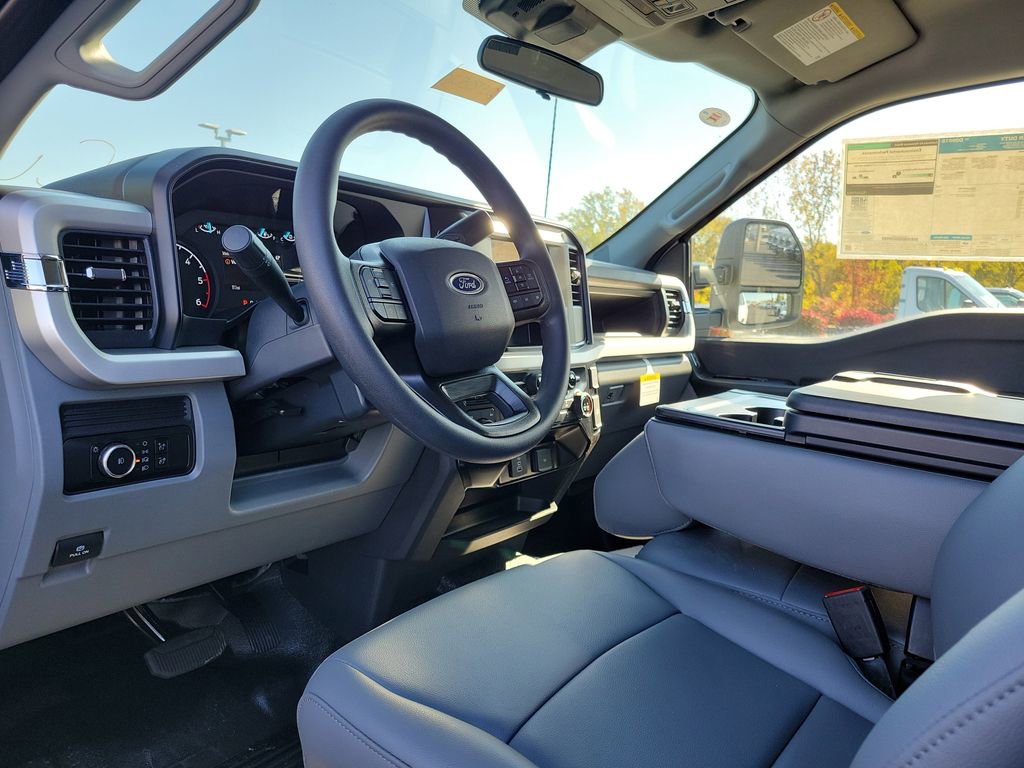 New 2025 Ford F350 XL w/ XL Chrome Package image 19