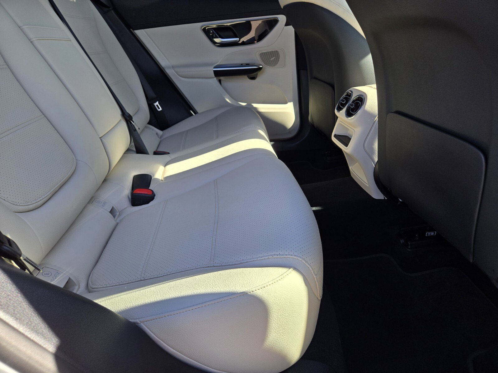 Used 2025 Mercedes-Benz GLC 300 GLC 300 image 15