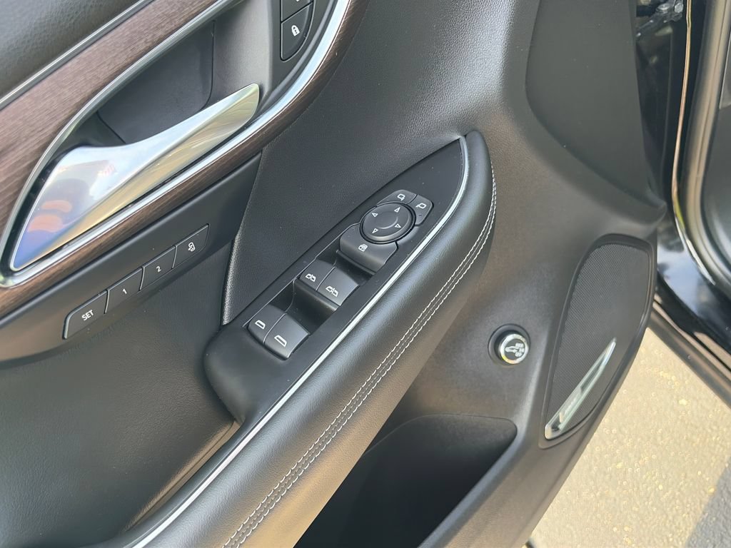 Certified 2023 Buick Envision Avenir AWD/4WD image 29