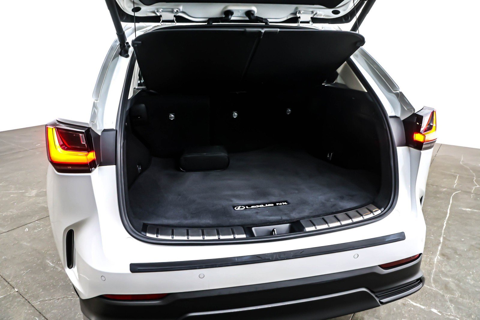 Used 2024 Lexus NX 350h AWD w/ Vision Package image 23