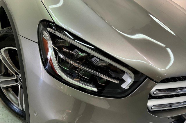 Used 2021 Mercedes-Benz GLC 300 4MATIC w/ Premium Package image 26