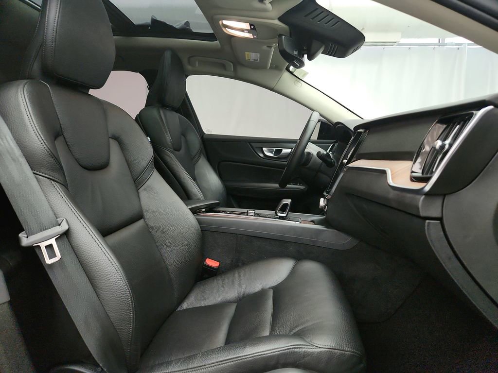 Used 2024 Volvo S60 B5 Plus w/ Climate Package image 27