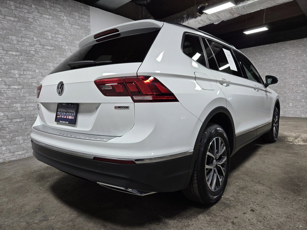 Used 2020 Volkswagen Tiguan SE w/ Panoramic Sunroof Package image 41